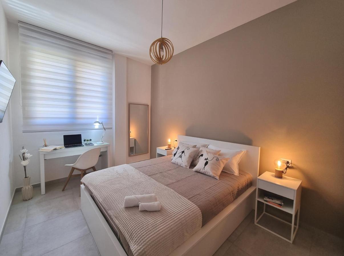 House Apartment *